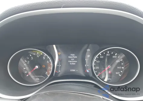 2018 Jeep Compass Latitude 4X4 z USA, uszkodzony, nr VIN 3C4NJDBB4JT453583